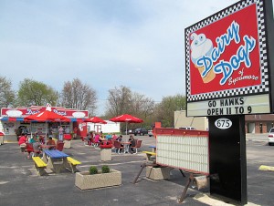 dairydogssignbldg800