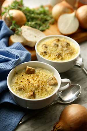 Photo of onion soup and bread