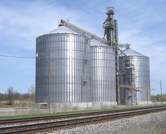 County_Star_Grain_Bins_Crestline_OH_2007[1]